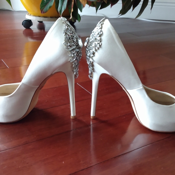 Badgley Mischka Kiara Wedding Heels - Picture 2 of 7